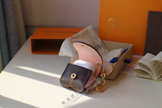 lv飾品 2020最新款 AirPods 藍牙耳機套 lv貓咪掛飾  lvqb1050